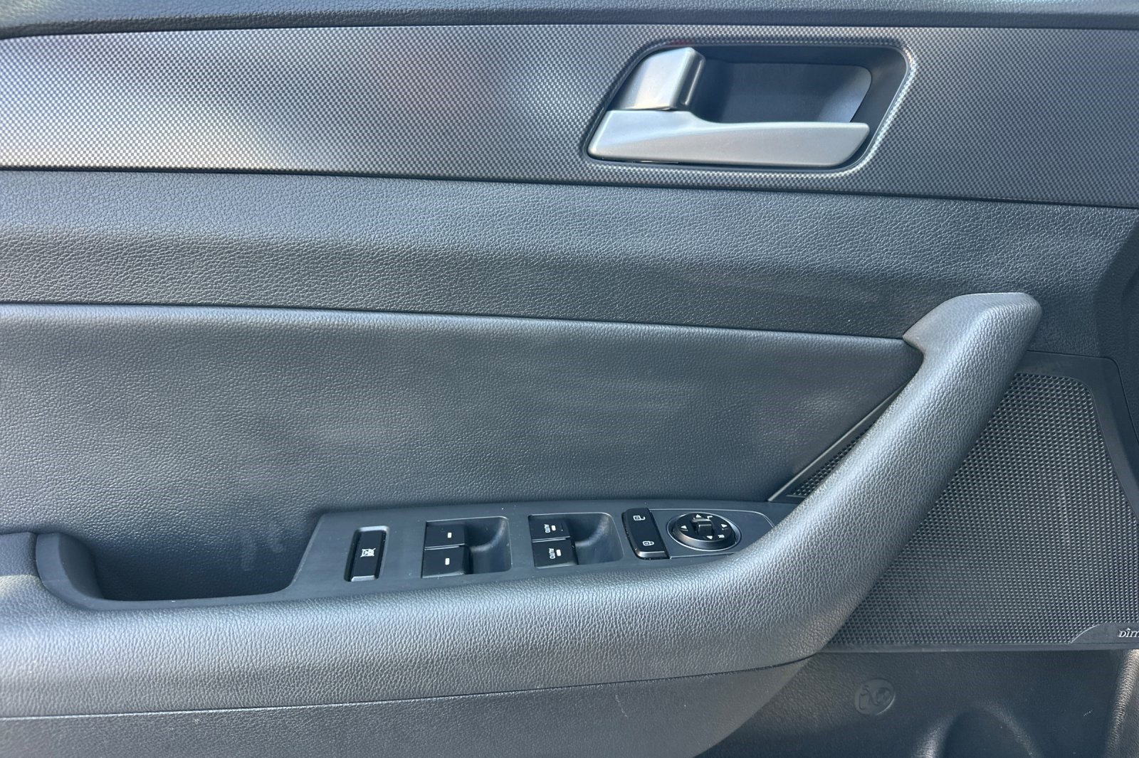 Used 2016 Hyundai Sonata Sport w/ Option Group 03 FWD image 12