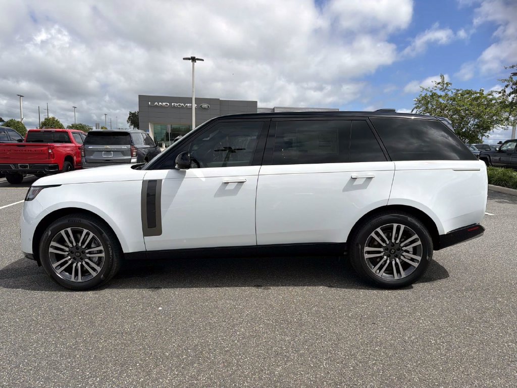 New 2027 Land Rover Range Rover Long Wheelbase SE AWD/4WD image 2