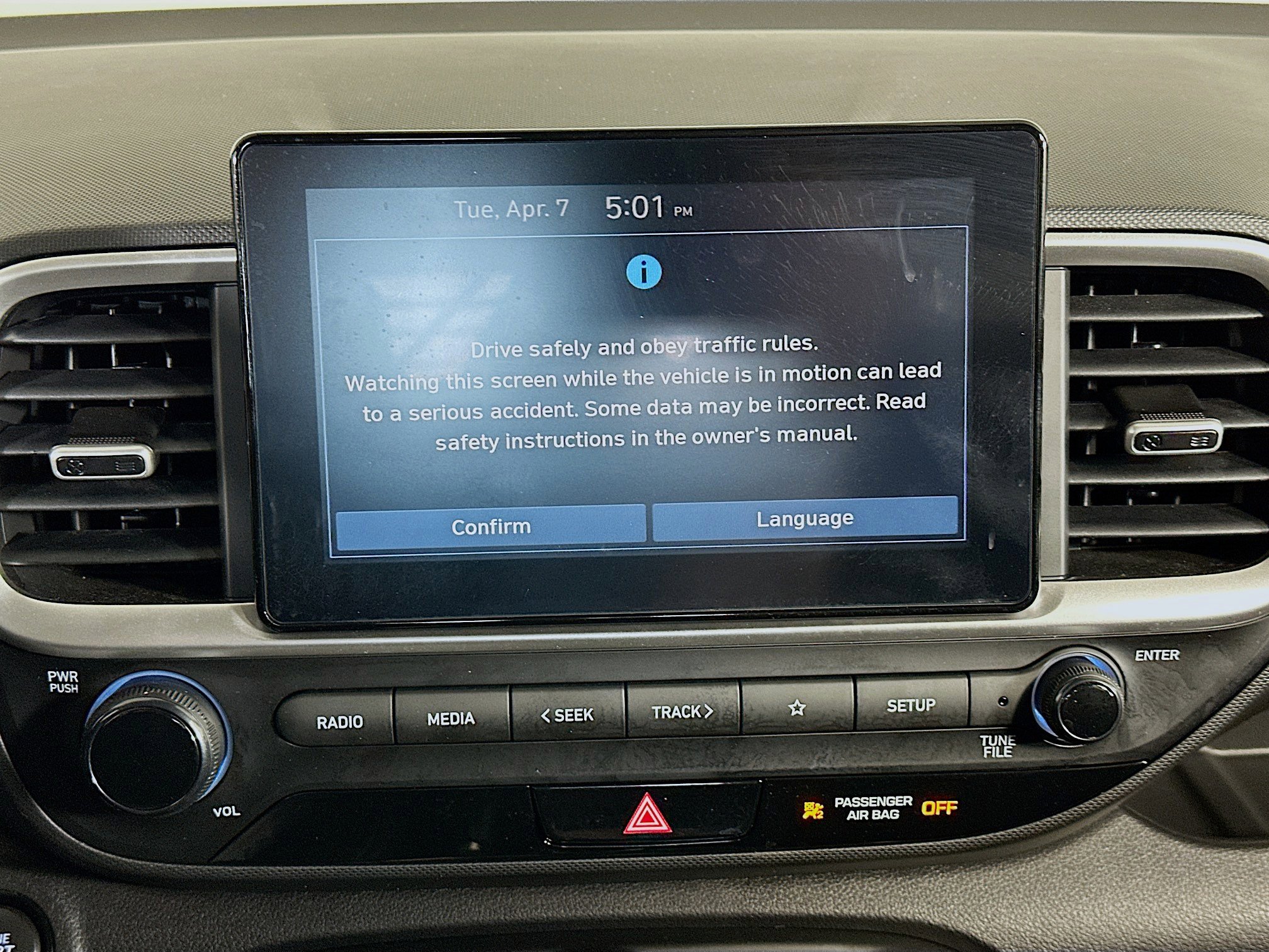 Used 2025 Hyundai Venue SEL image 21