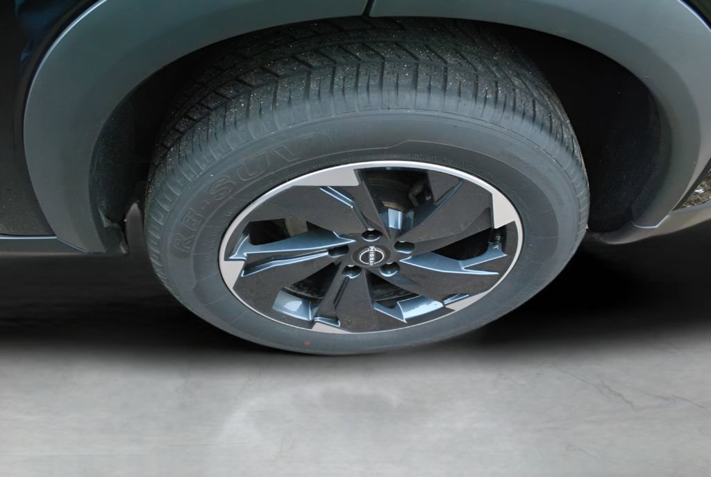 Used 2025 Nissan Rogue SV AWD/4WD image 30