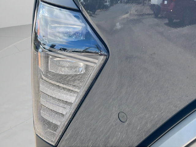 Certified 2025 Hyundai Kona Limited FWD image 34