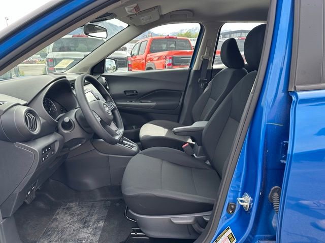 Used 2025 Nissan Kicks Play S image 32