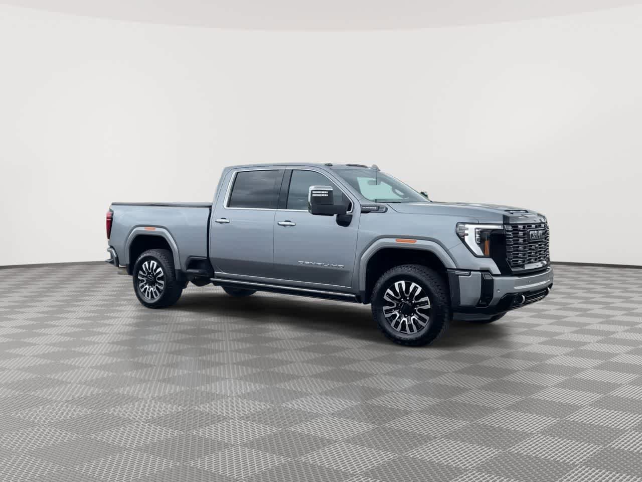 Used 2025 GMC Sierra 2500 Denali Ultimate AWD/4WD image 2