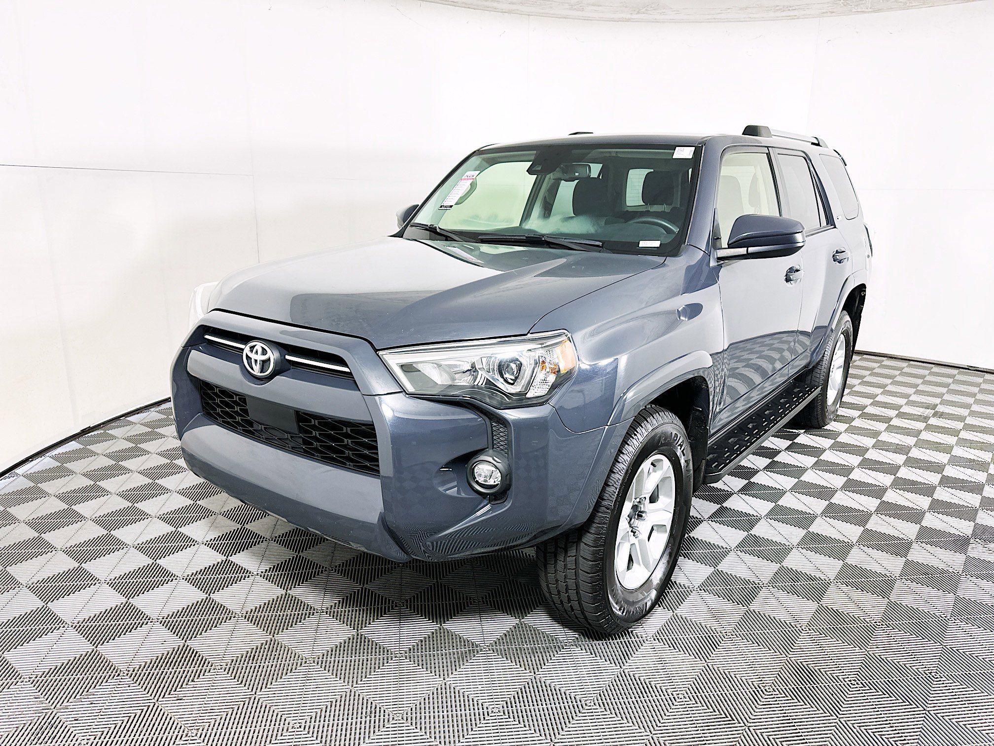 Used 2024 Toyota 4Runner SR5 AWD/4WD image 7