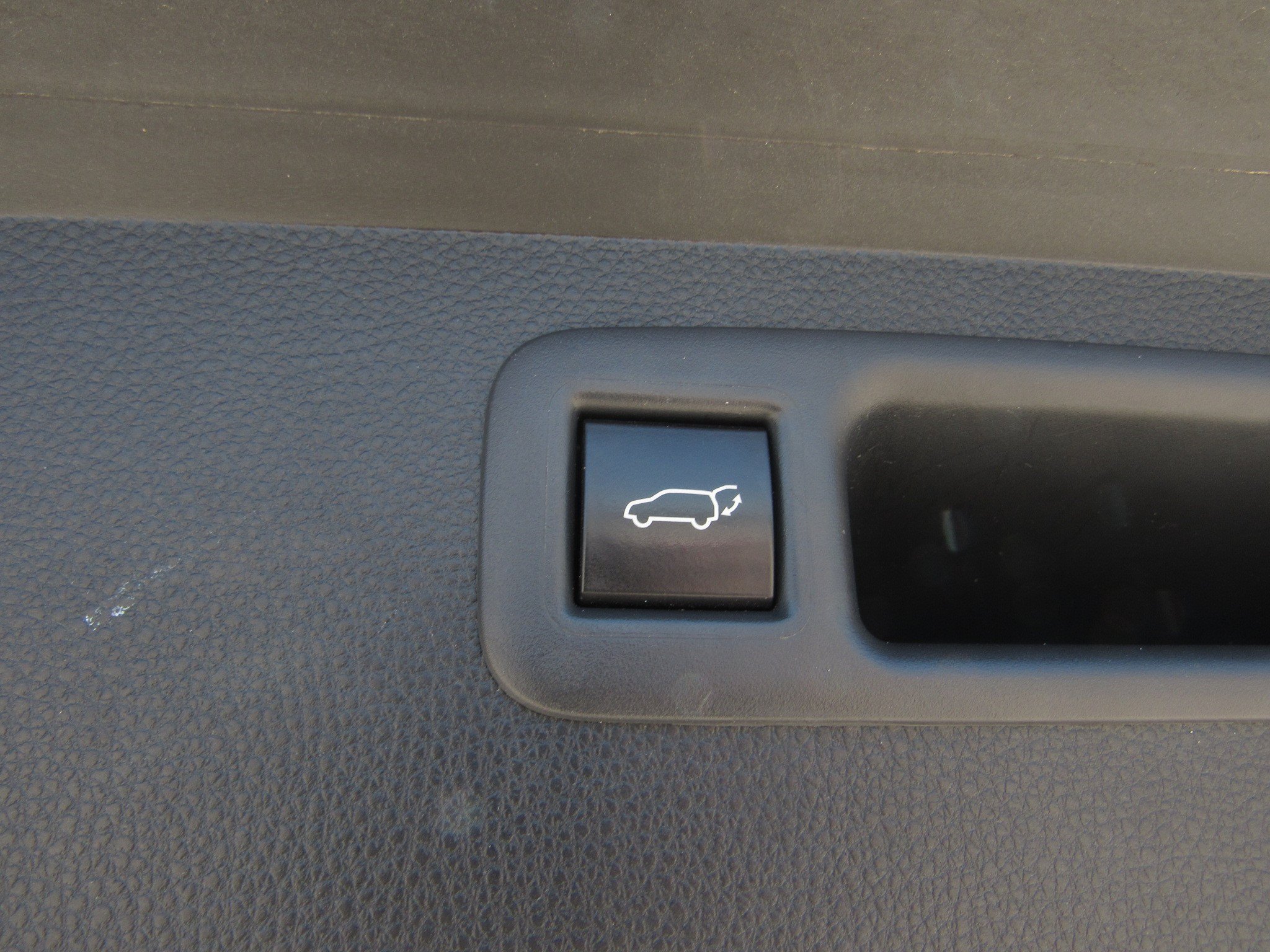 Used 2023 Toyota Highlander XSE FWD image 14