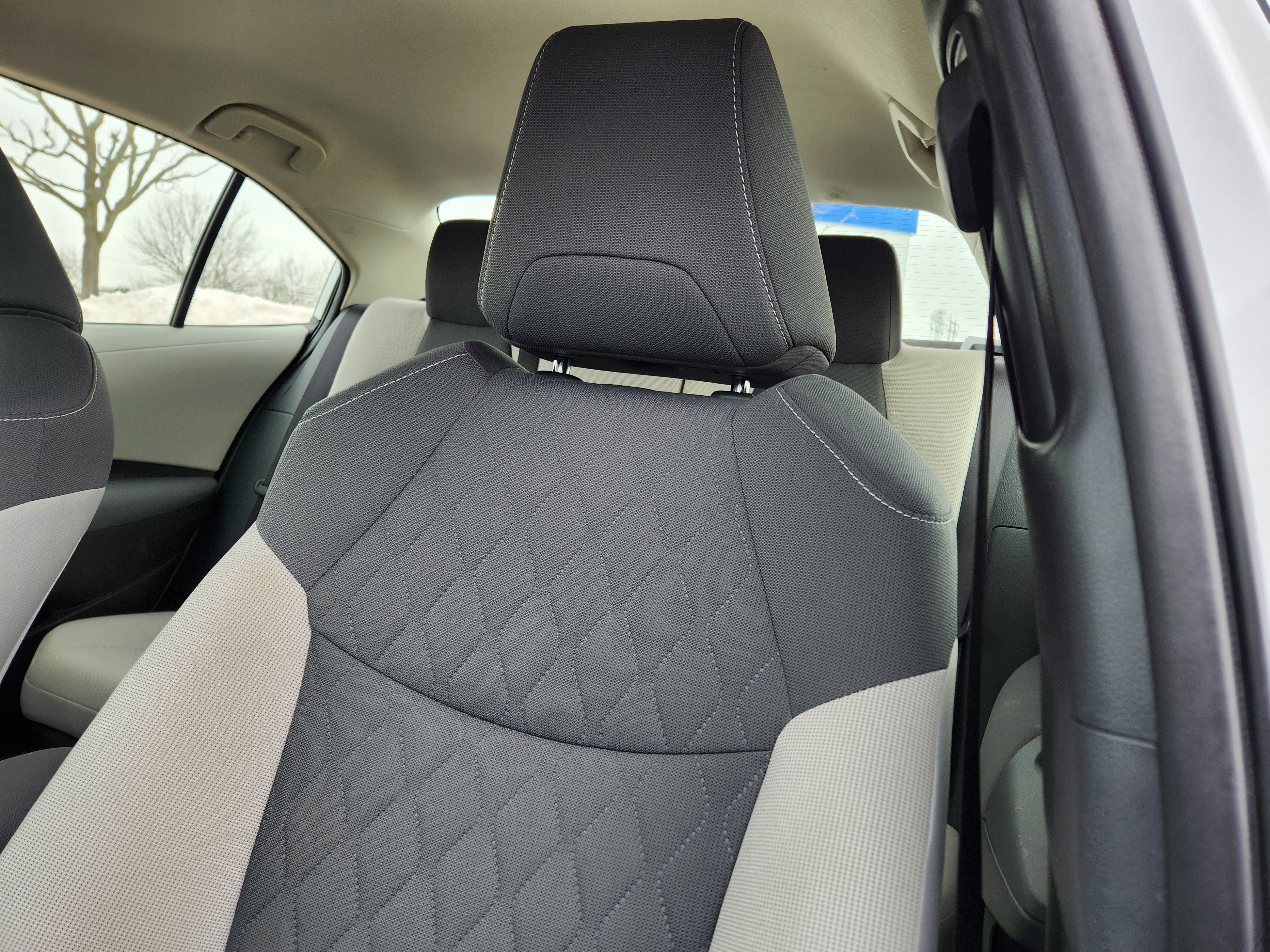 Used 2022 Toyota Corolla LE image 11