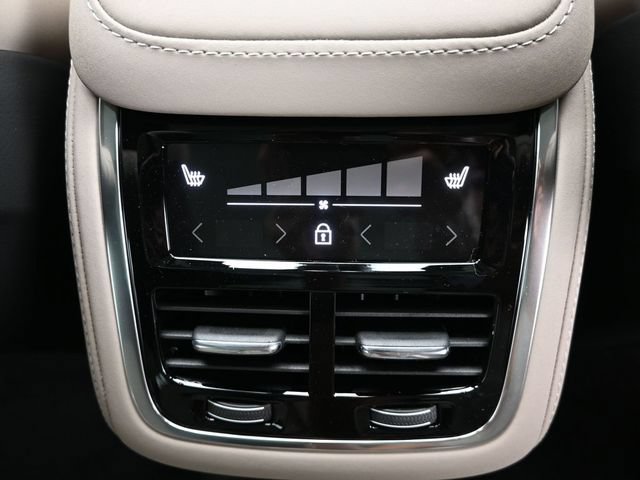 New 2026 Volvo XC90 B6 Core w/ Protection Package Premier AWD/4WD image 34