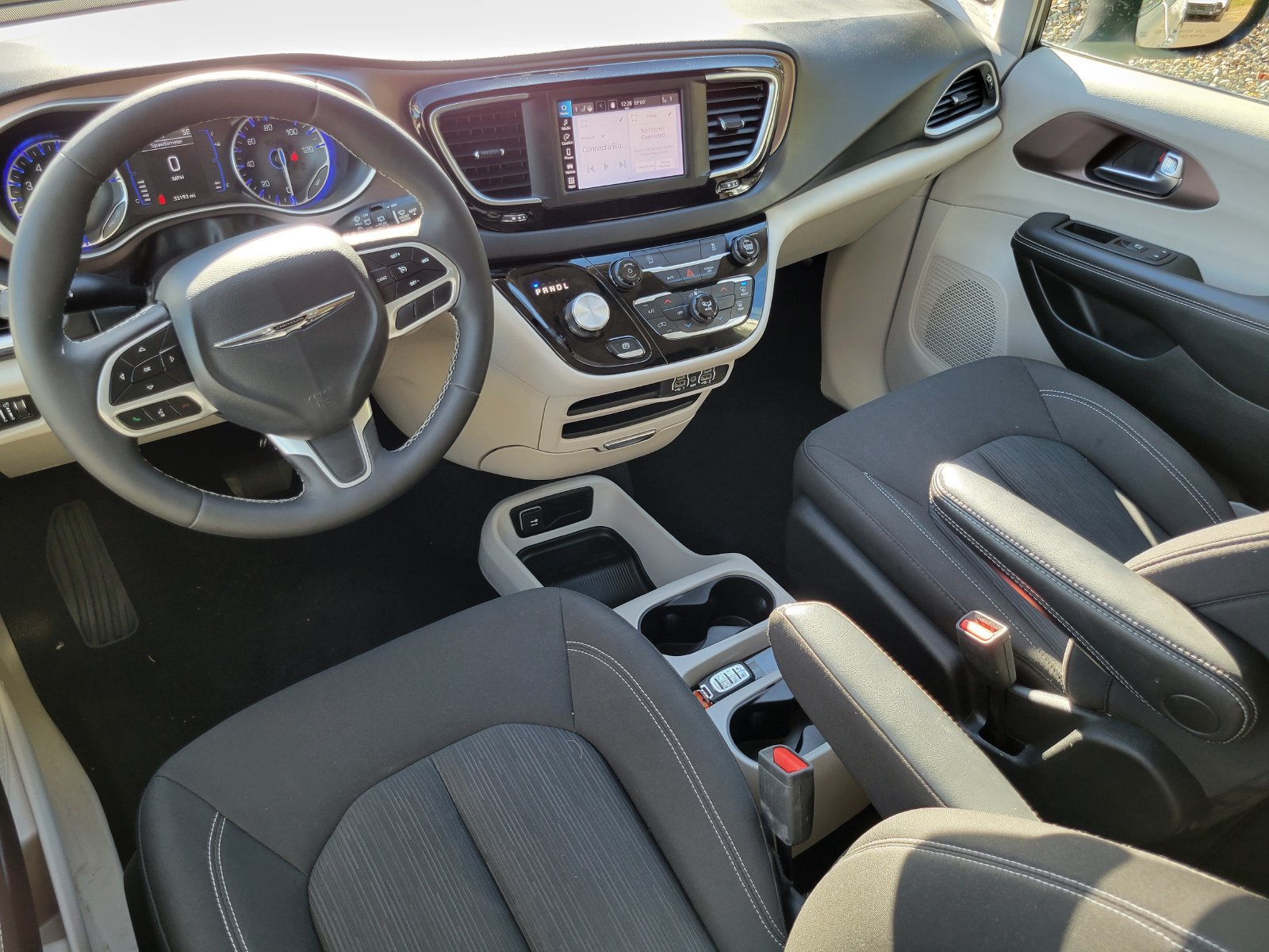 Used 2024 Chrysler Voyager LX FWD image 24
