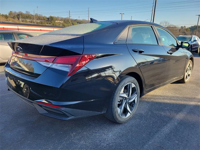 Used 2023 Hyundai Elantra SEL w/ Convenience Package image 5