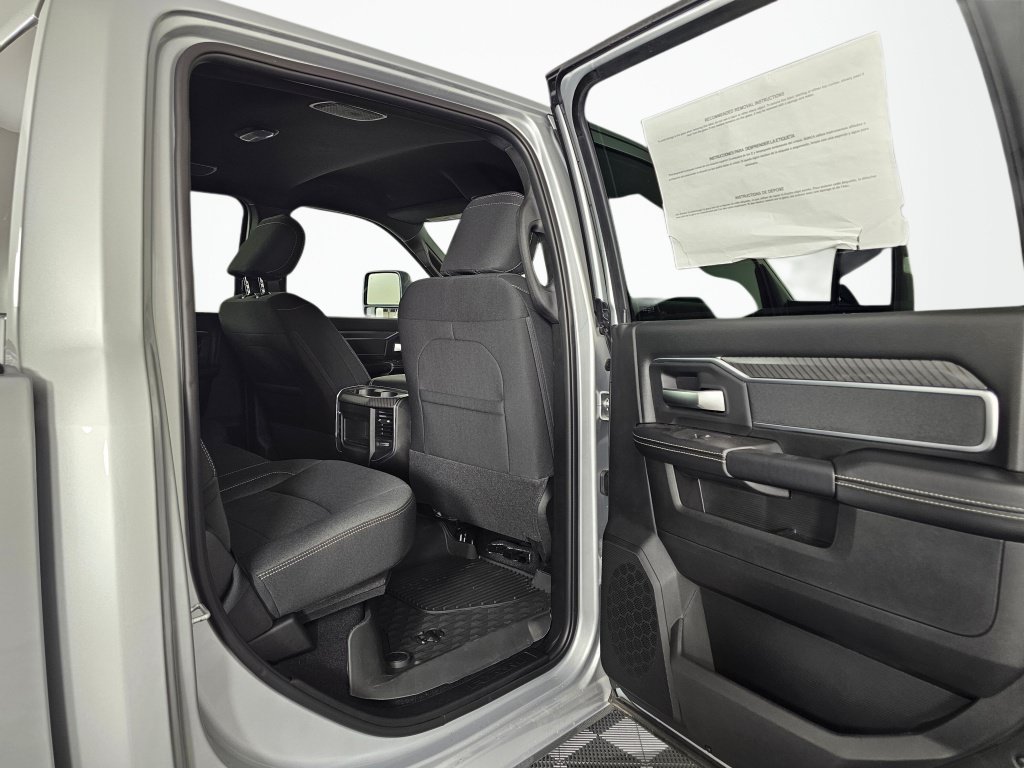 New 2026 RAM 3500 Big Horn AWD/4WD image 35