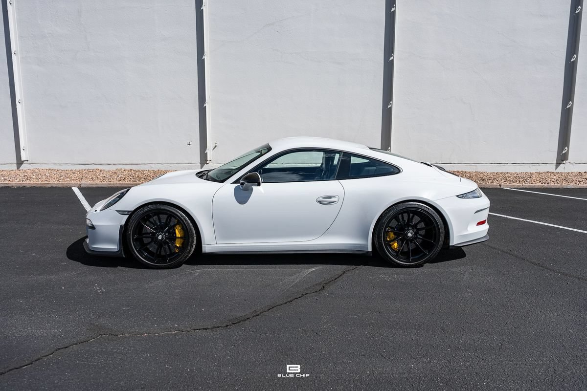 Used 2016 Porsche 911 R RWD image 2