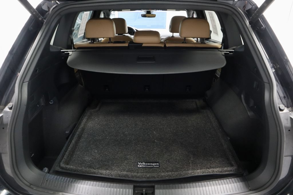 Used 2024 Volkswagen Tiguan SE w/ Panoramic Sunroof Package AWD/4WD image 14