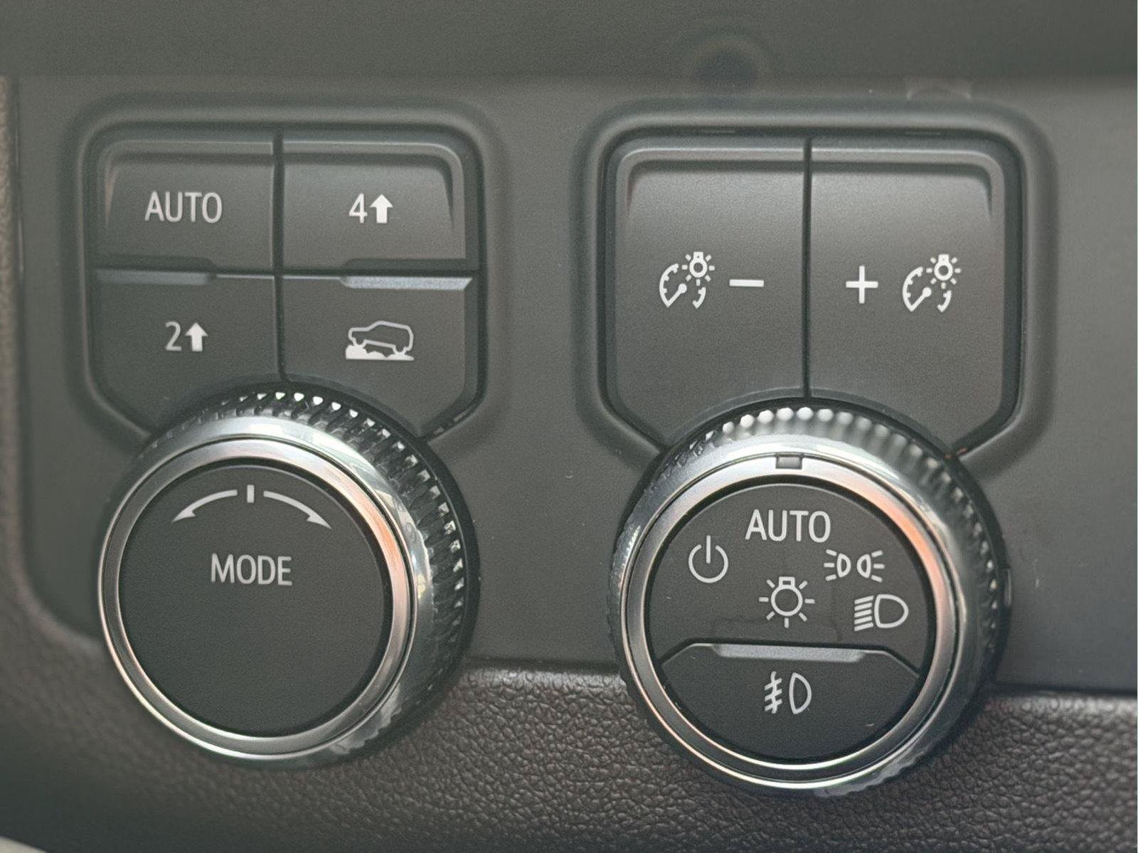 Used 2024 GMC Yukon SLT w/ SLT Luxury Package AWD/4WD image 21
