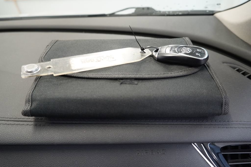 Used 2018 Buick Regal Essence w/ Driver Confidence Package #1 image 36