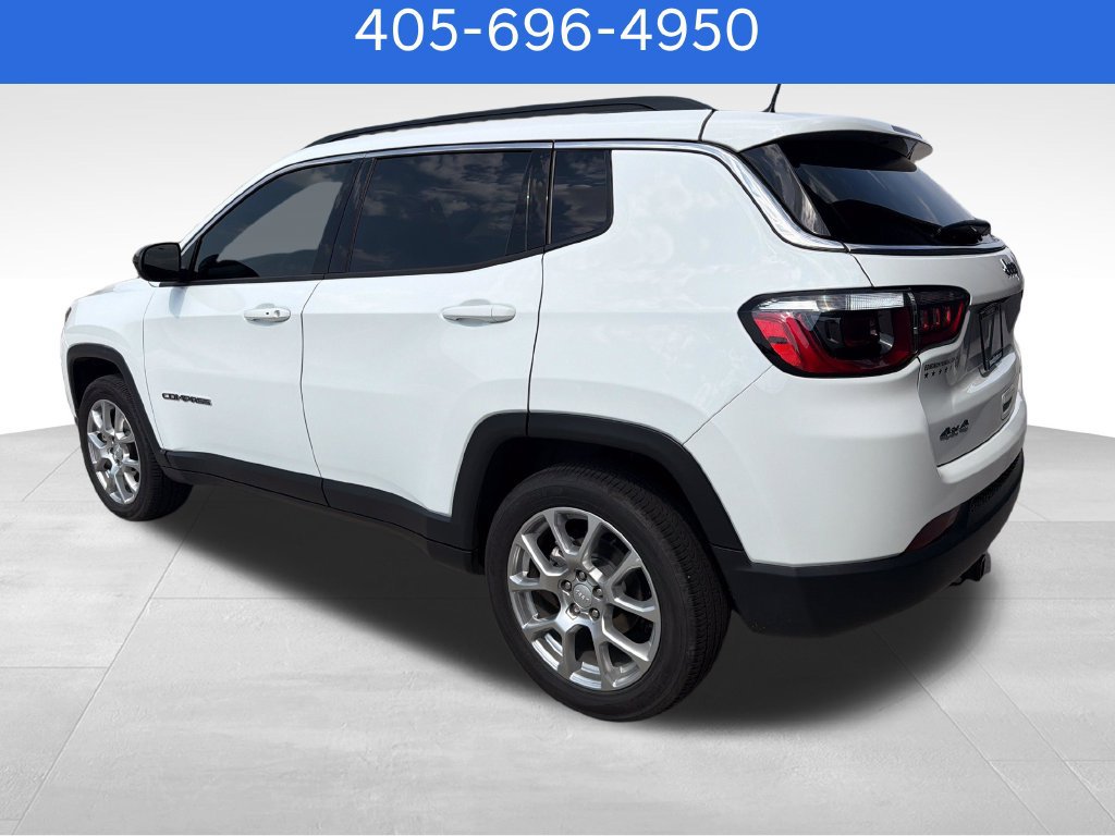 Used 2024 Jeep Compass Latitude AWD/4WD image 3
