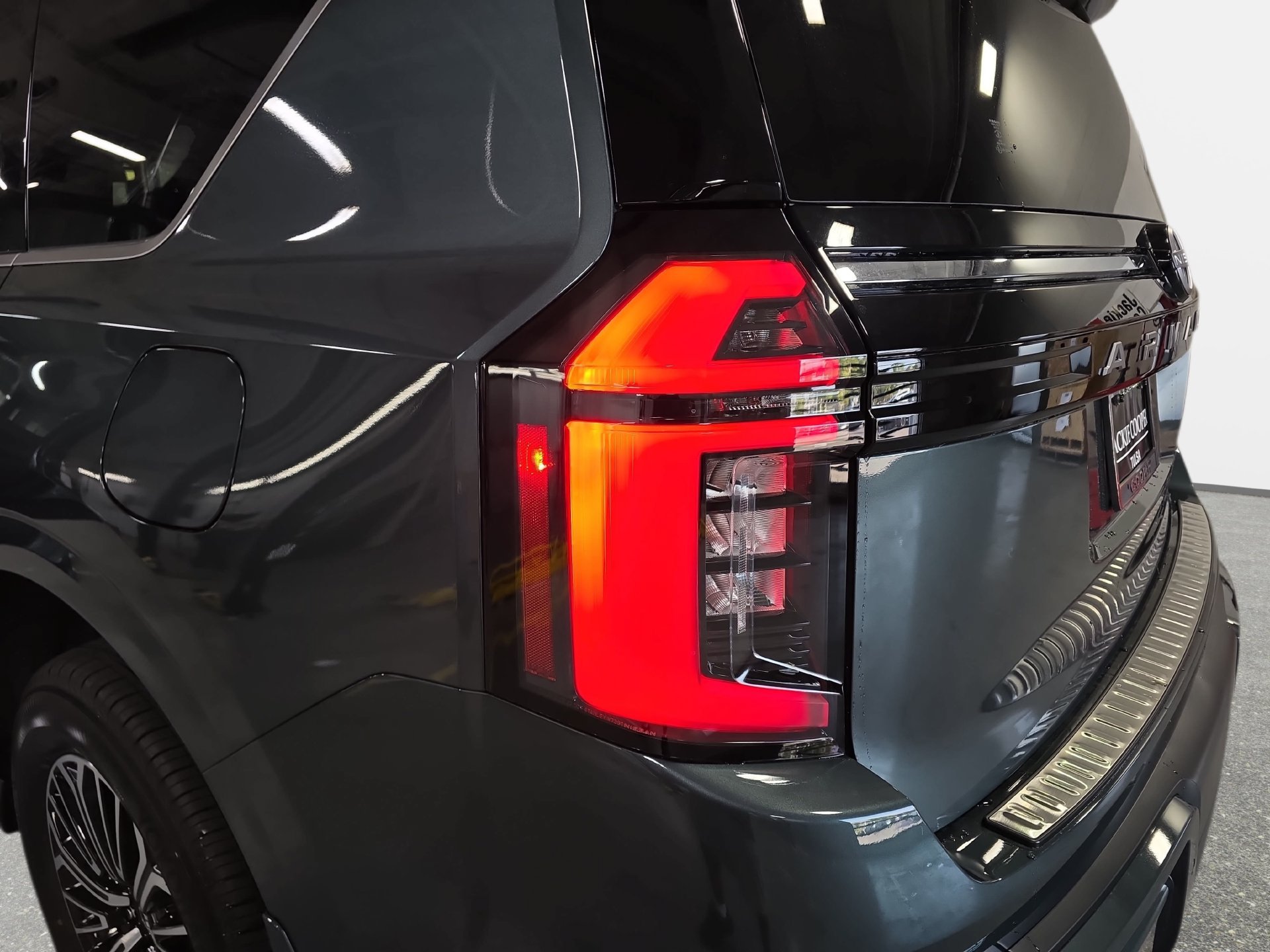 New 2026 Nissan Armada SL w/ Captain's Chari Seat Package AWD/4WD image 32