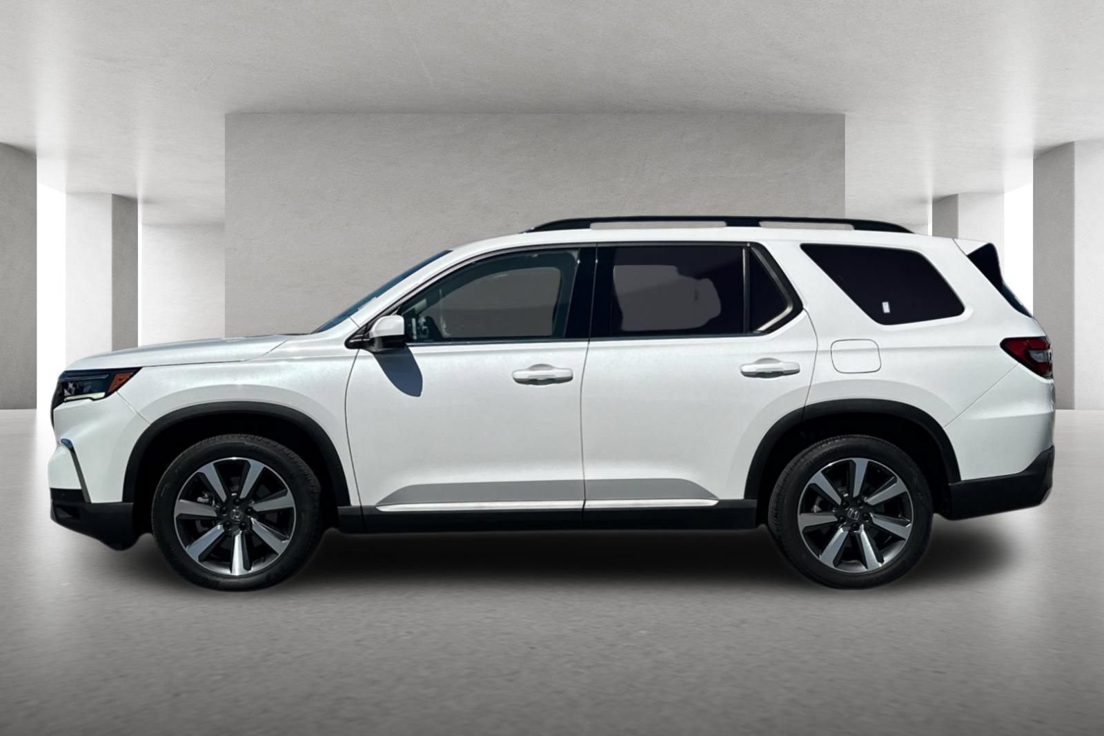 Certified 2025 Honda Pilot Touring image 7