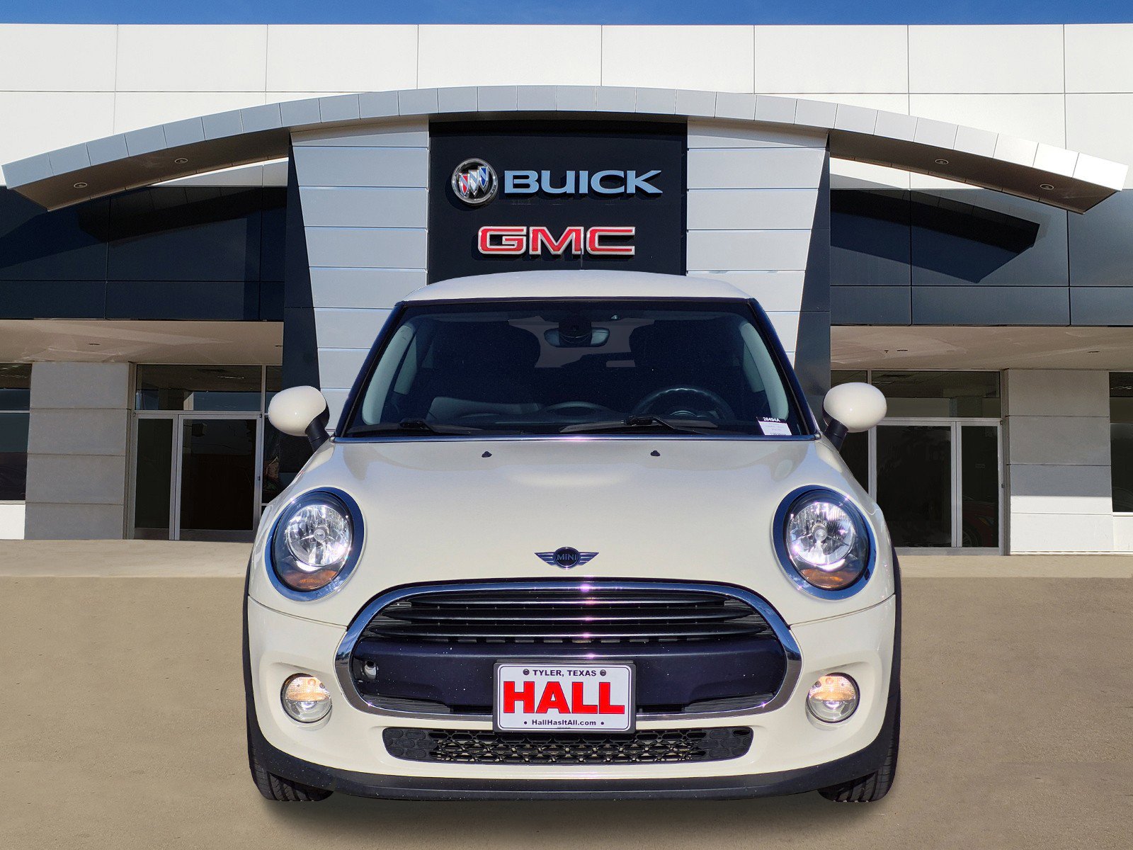 Used 2018 MINI Cooper 2-Door Hardtop FWD image 3