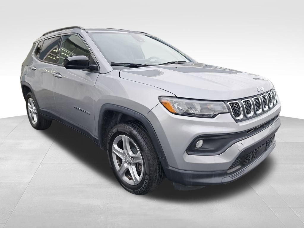 Used 2023 Jeep Compass Latitude image 8