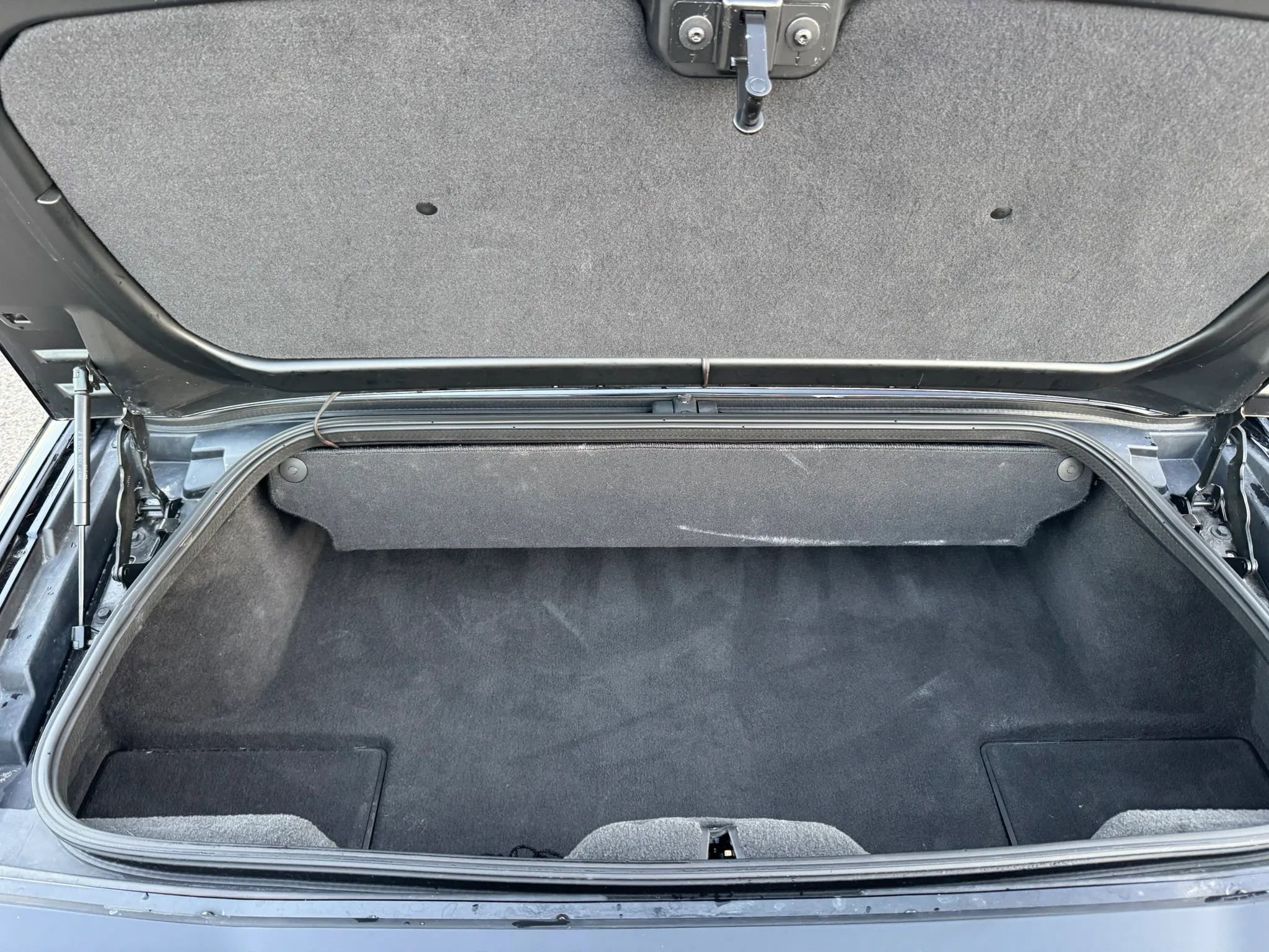 Used 2005 Chevrolet Corvette Convertible 2D w/ Preferred Equipment Group RWD image 36