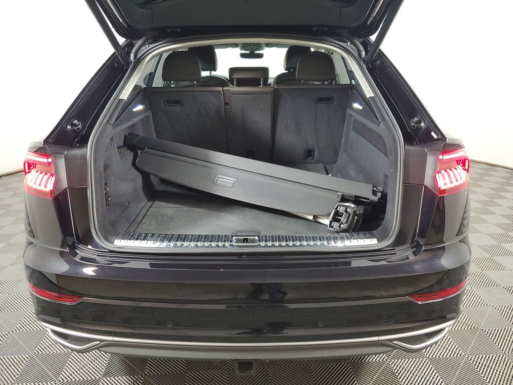 Used 2019 Audi Q8 Prestige AWD/4WD image 9
