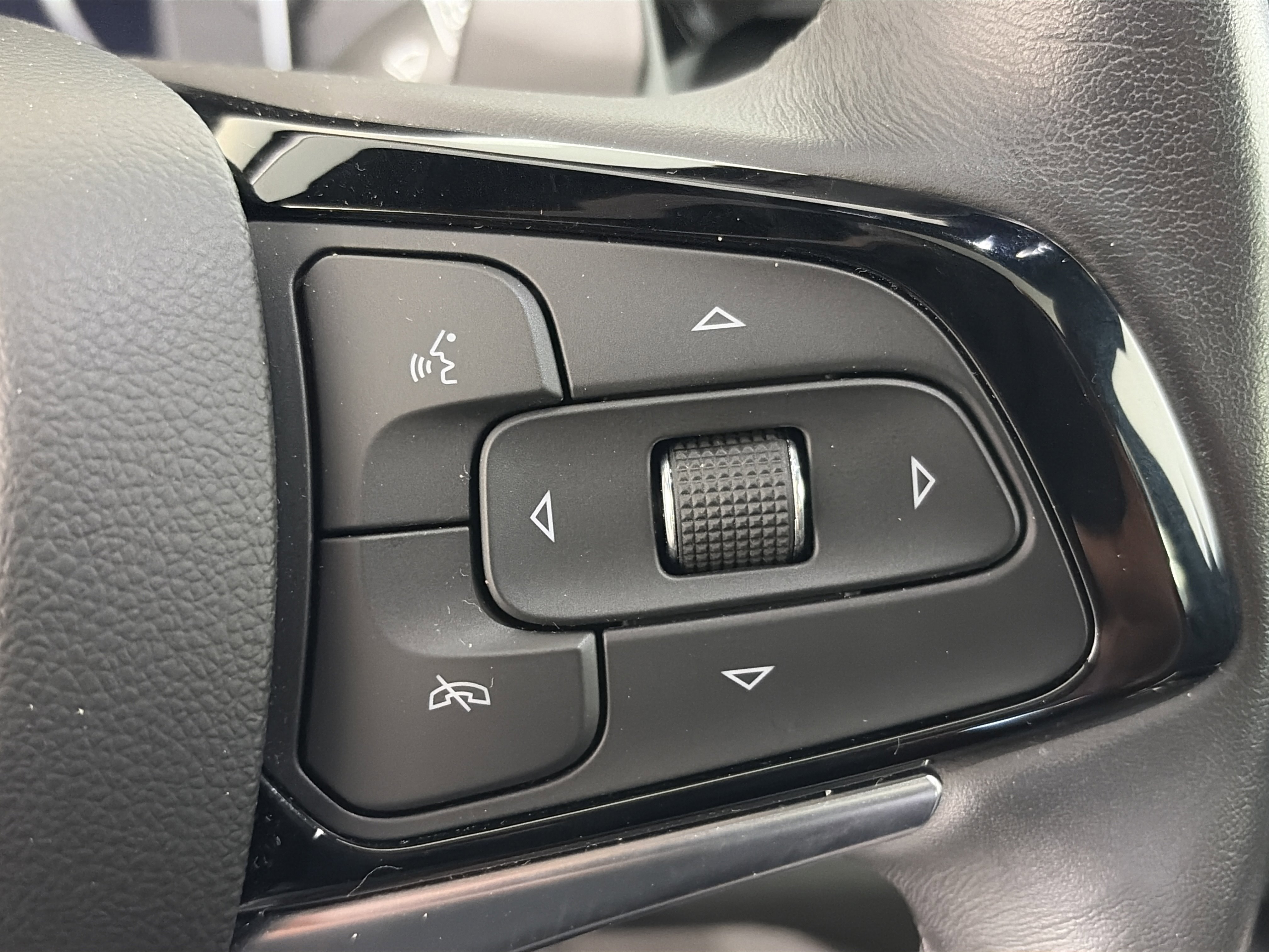 Certified 2024 Buick Enclave Avenir w/ Trailering Package, 5000 lbs. image 34