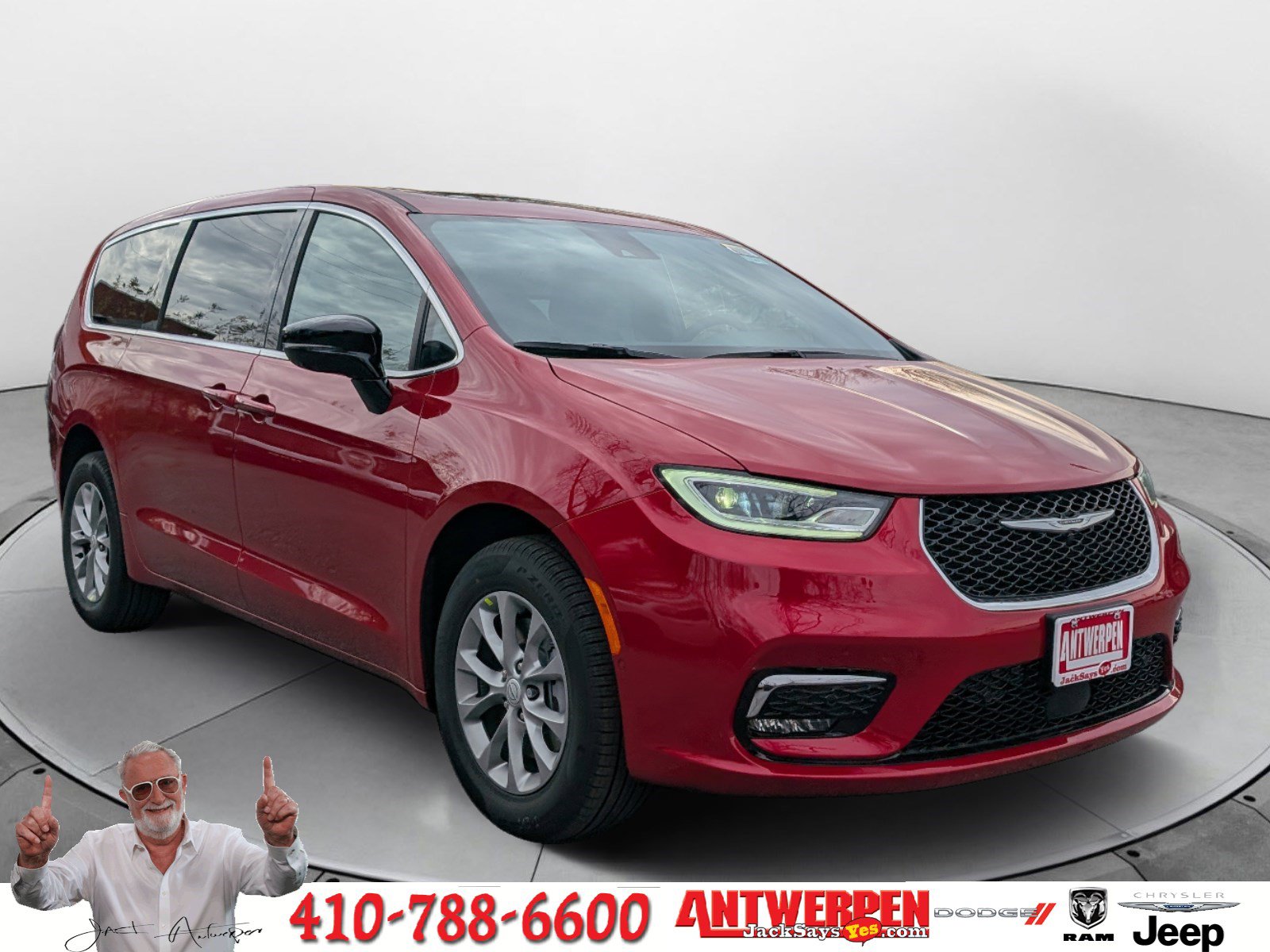New 2026 Chrysler Pacifica Select AWD/4WD image 1