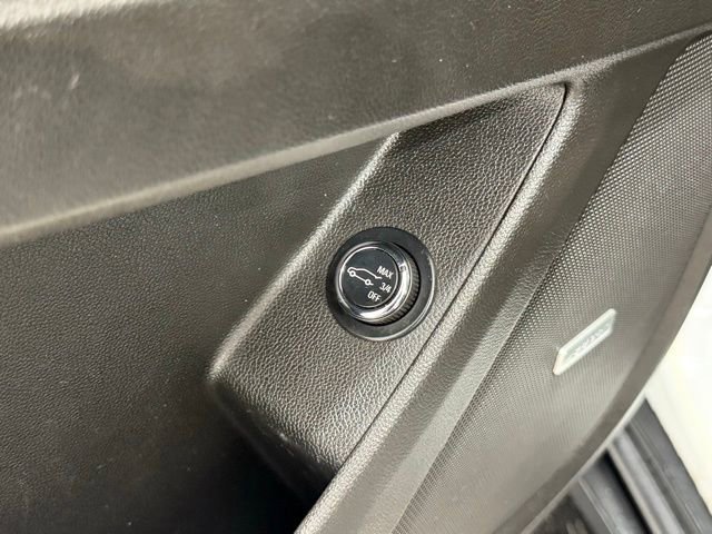 Used 2021 Chevrolet Traverse RS image 16