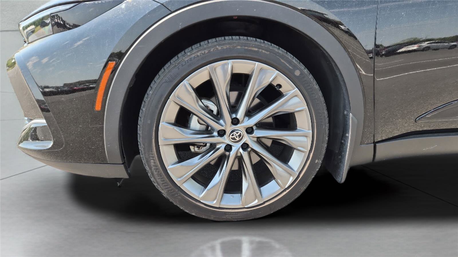 Used 2024 Toyota Crown Limited w/ Advanced Technology Package AWD/4WD image 23