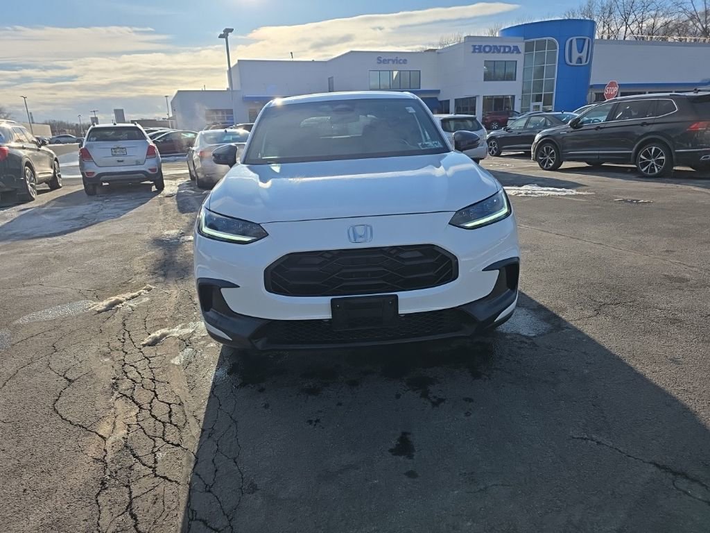 Used 2023 Honda HR-V Sport image 2