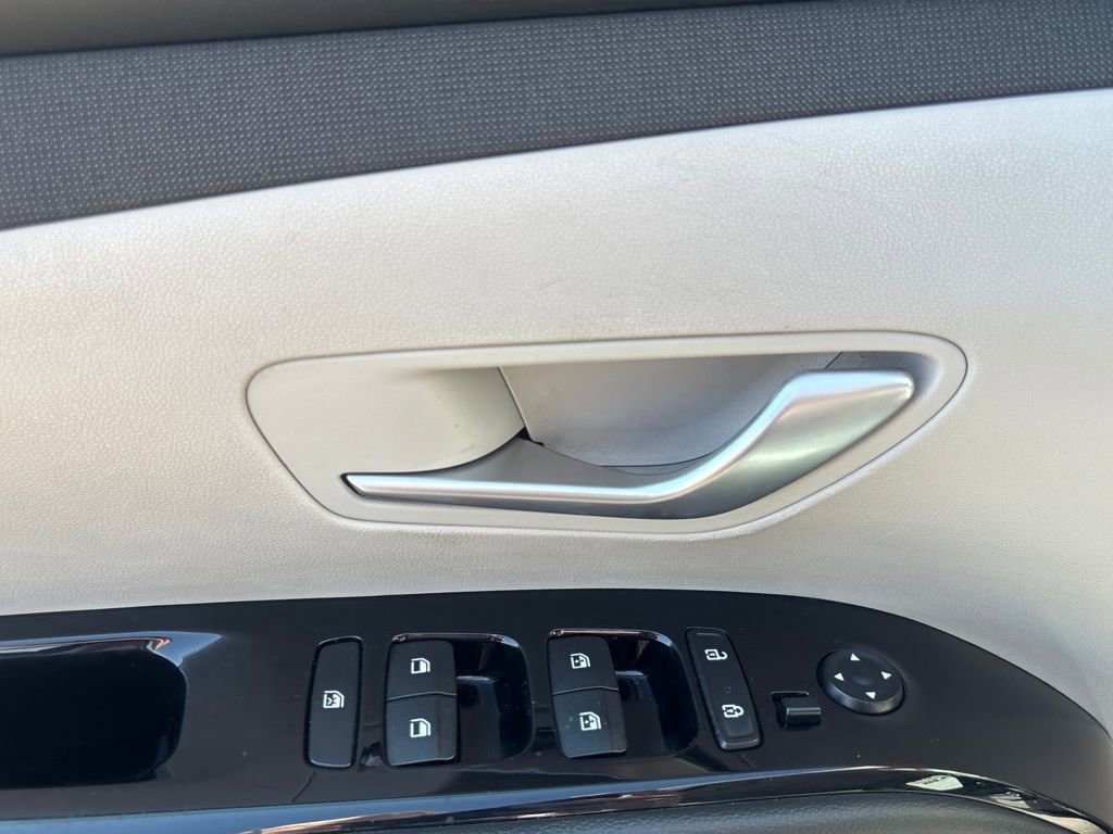 Used 2023 Hyundai Tucson Limited image 7