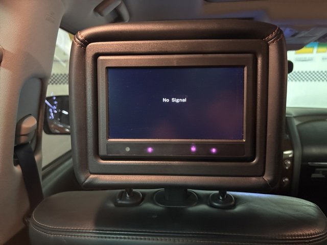 Used 2017 Nissan Armada Platinum w/ Interior Lighting Package image 48