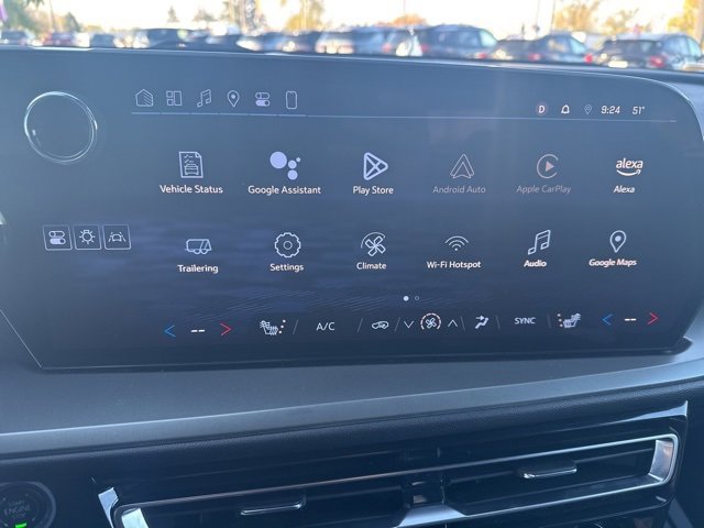 Used 2025 Chevrolet Traverse LT image 32