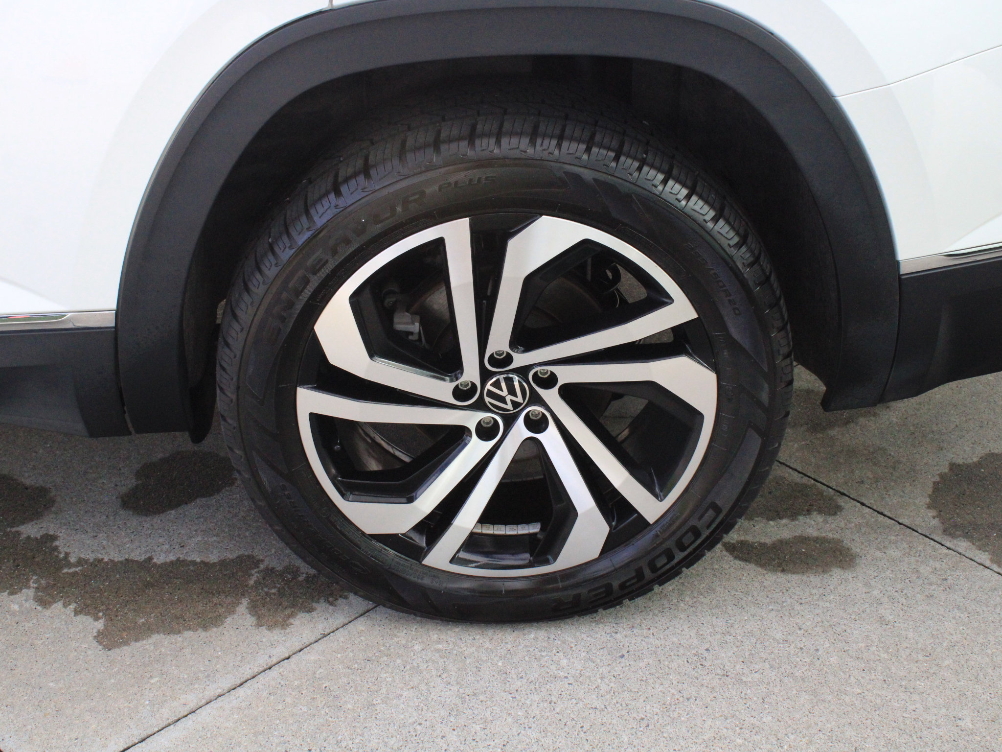 Used 2023 Volkswagen Atlas SEL AWD/4WD image 39