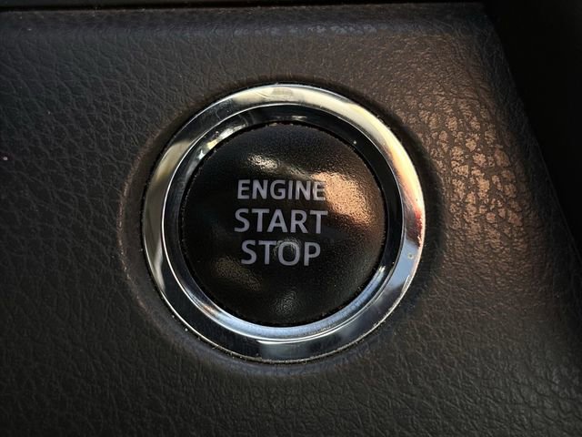 Used 2020 Toyota Camry XLE image 23