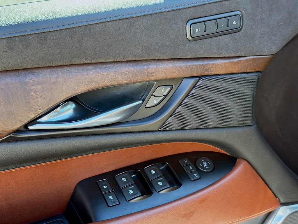 Used 2020 Cadillac Escalade Luxury RWD image 25