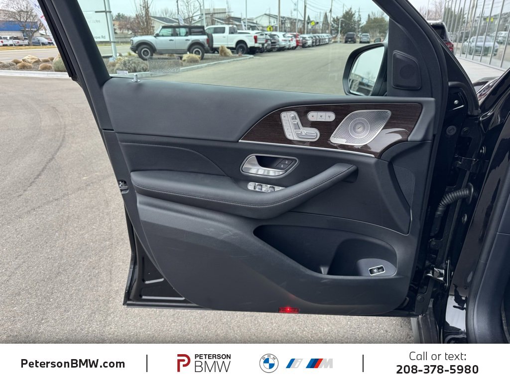 Used 2025 Mercedes-Benz GLS 450 4MATIC image 15