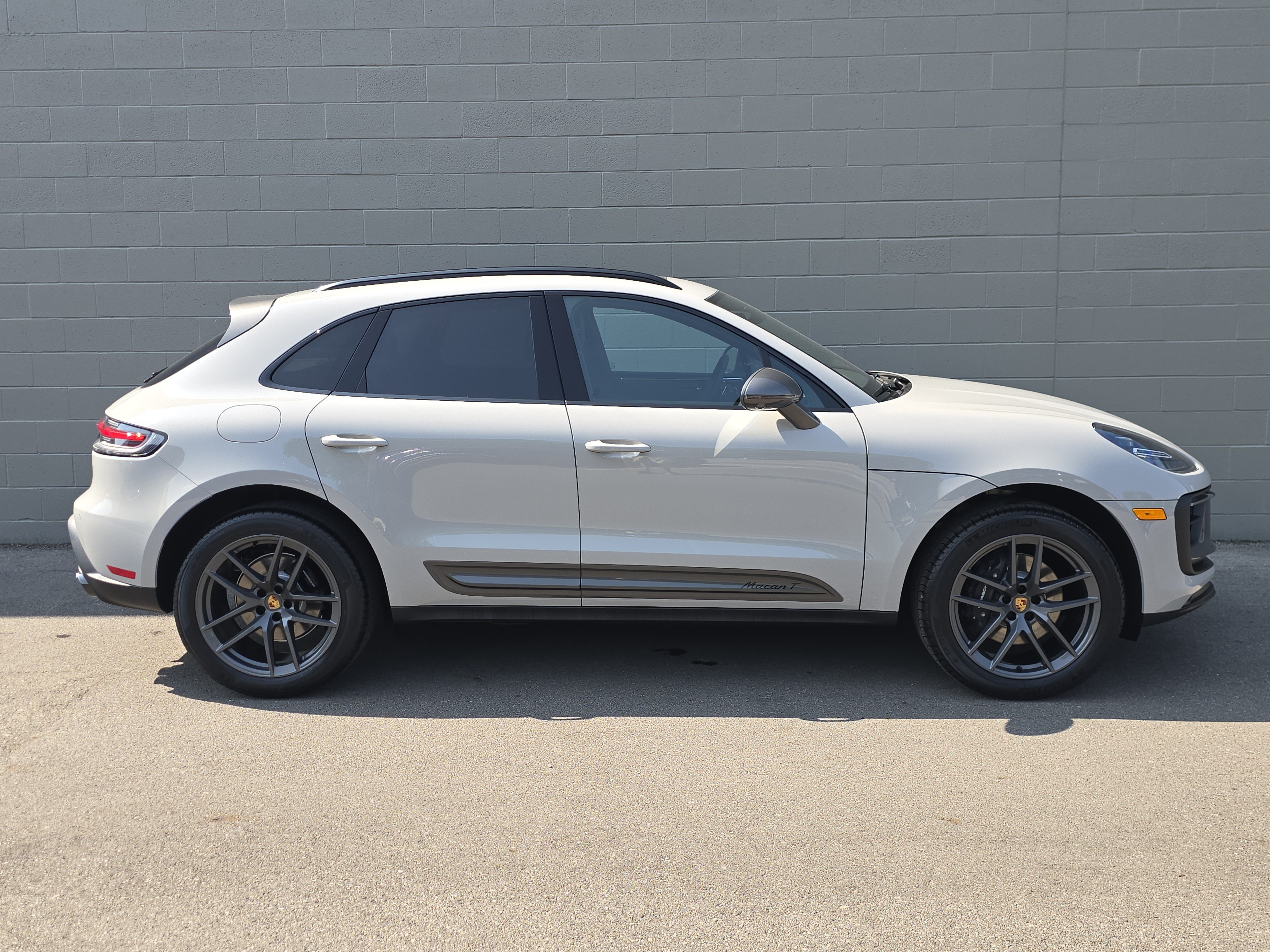 New 2026 Porsche Macan Turbo AWD/4WD image 16