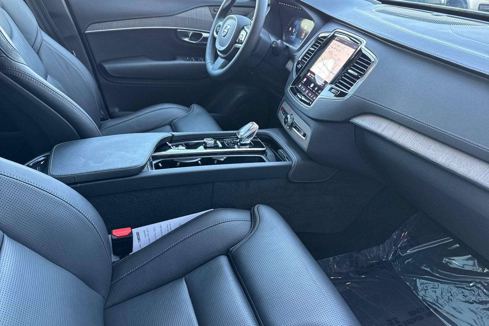 Used 2023 Volvo XC90 B6 Ultimate w/ Protection Package Premier AWD/4WD image 17
