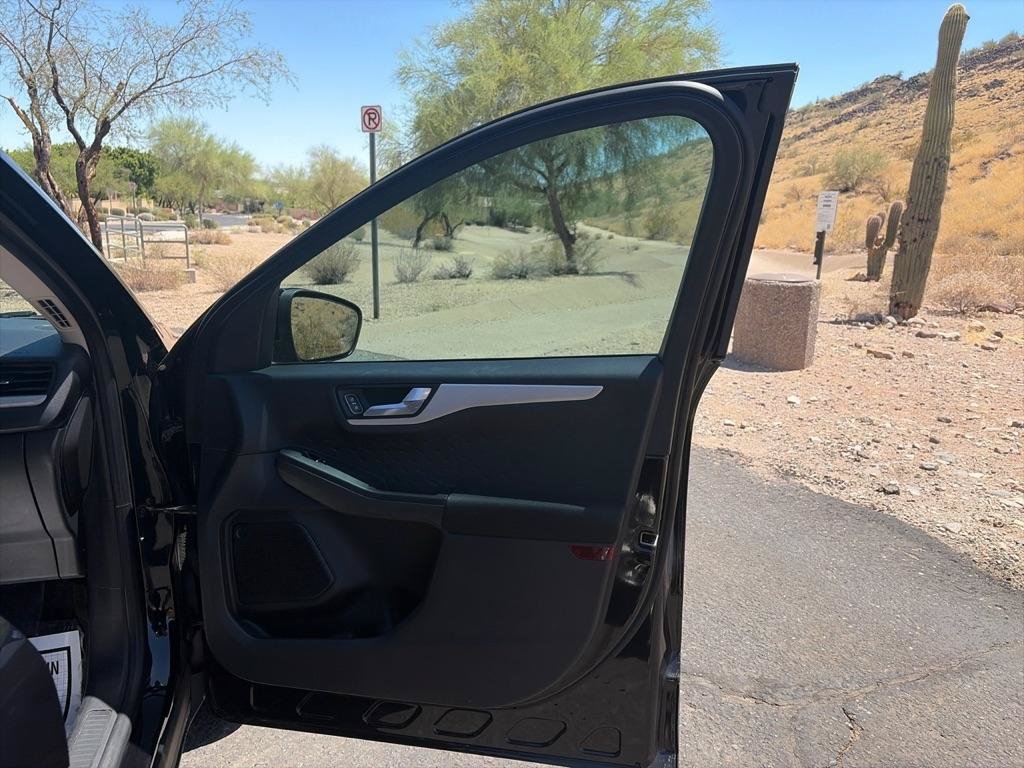 Used 2020 Ford Escape SE FWD image 21