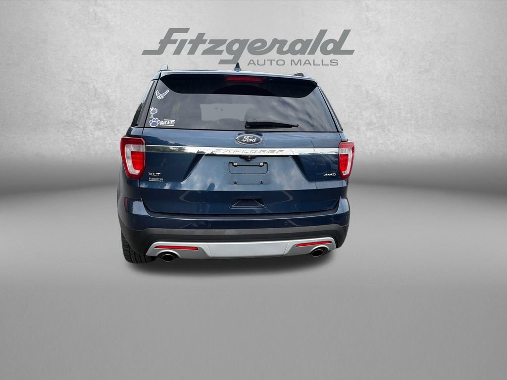 Used 2017 Ford Explorer XLT w/ Equipment Group 202A AWD/4WD image 7