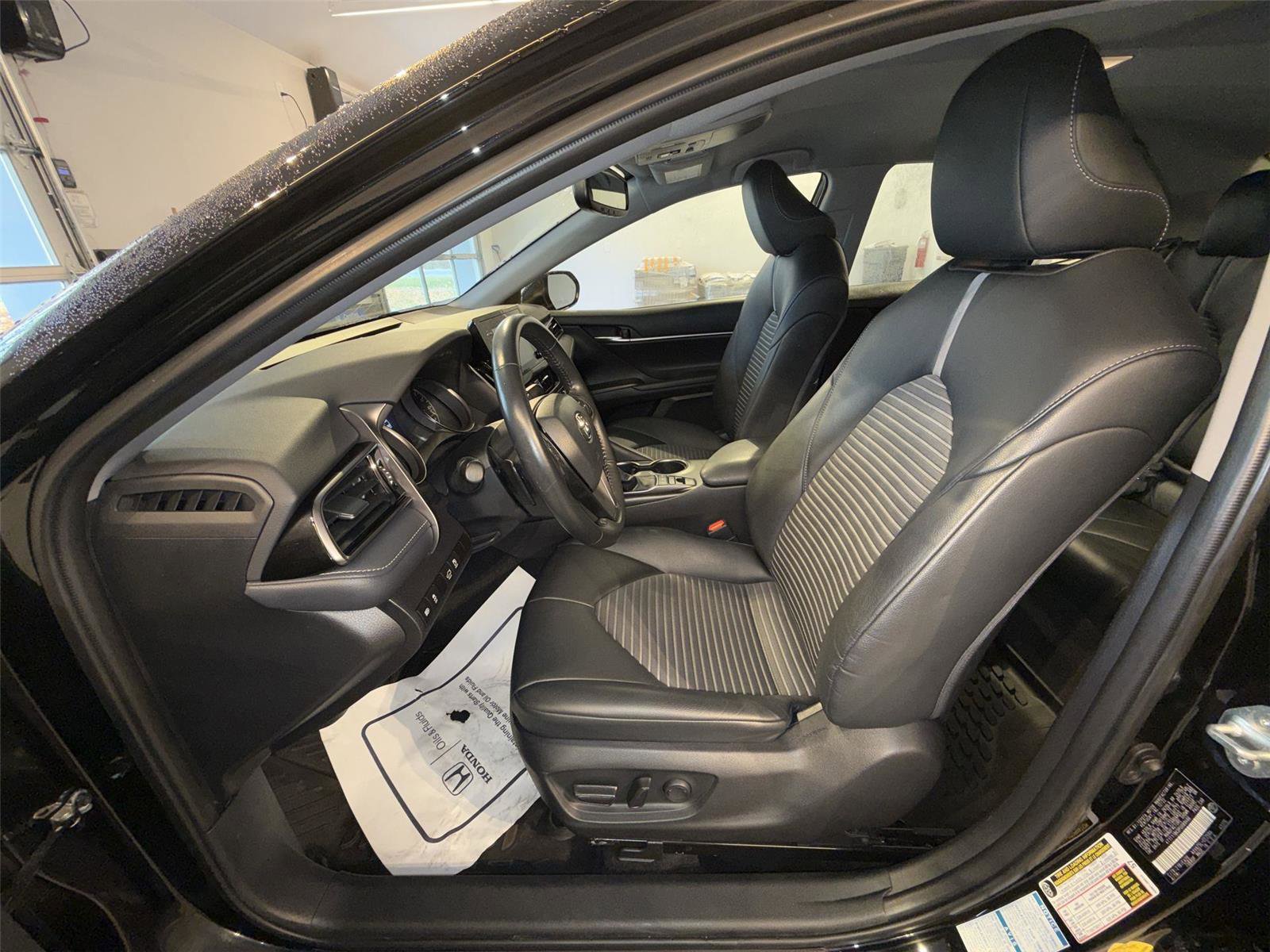 Used 2023 Toyota Camry SE image 13