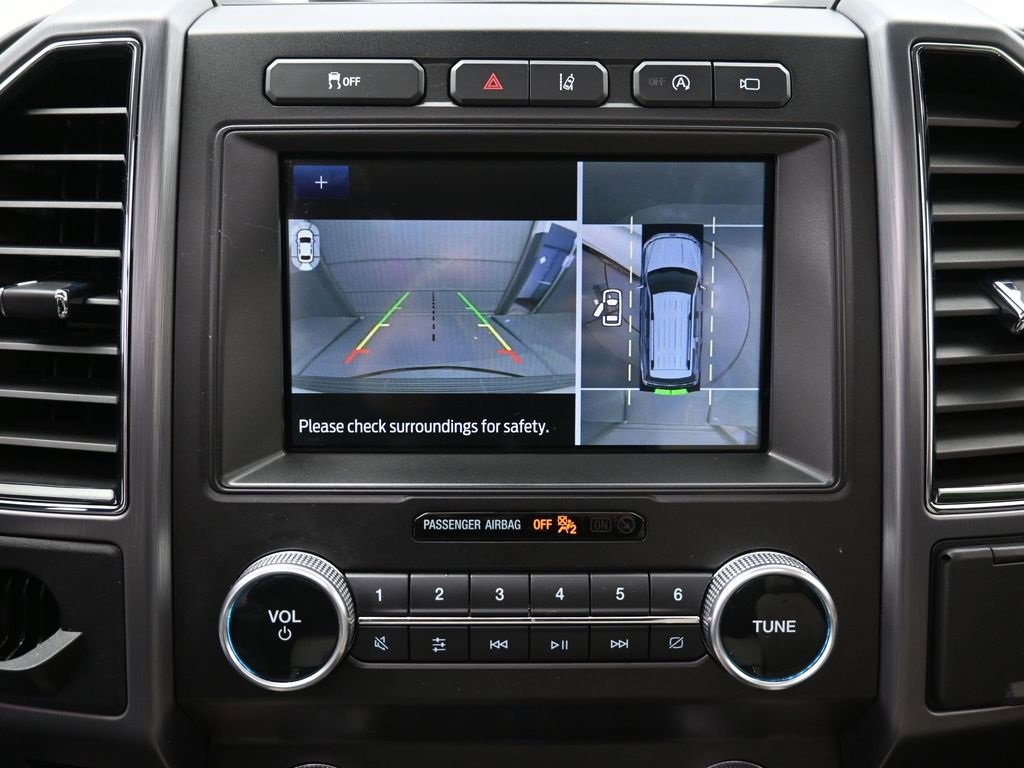 Used 2021 Ford Expedition Platinum image 3