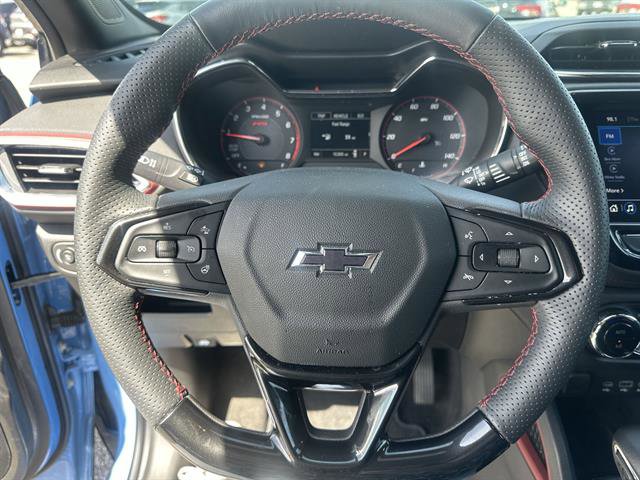 Used 2023 Chevrolet TrailBlazer RS w/ Sun and Liftgate Package image 11