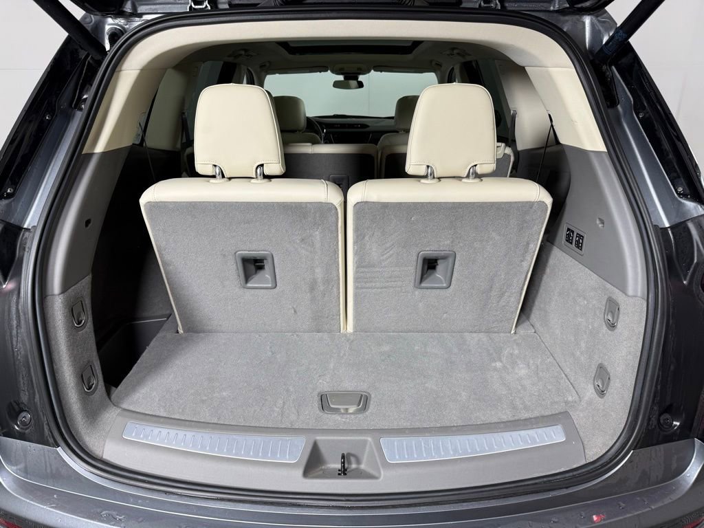 Used 2021 Cadillac XT6 Premium Luxury image 12