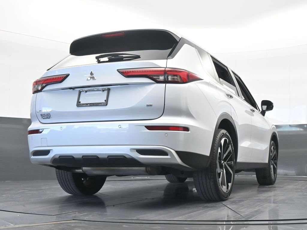 Used 2023 Mitsubishi Outlander SE image 67