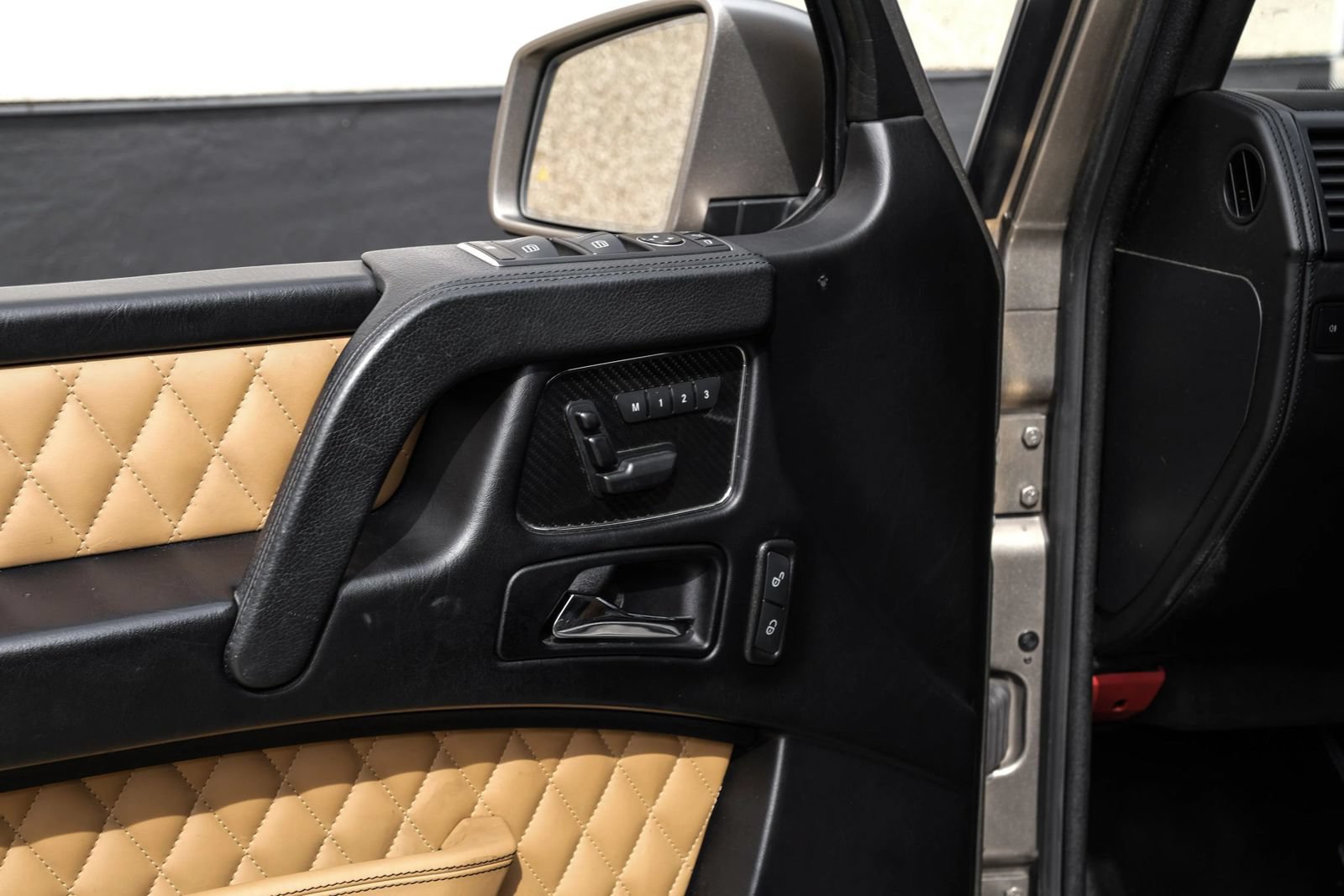 Used 2016 Mercedes-Benz G 65 AMG 4MATIC image 46
