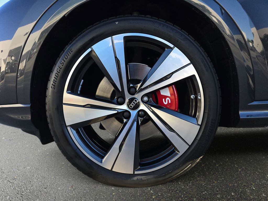 Certified 2025 Audi SQ5 Premium Plus image 33
