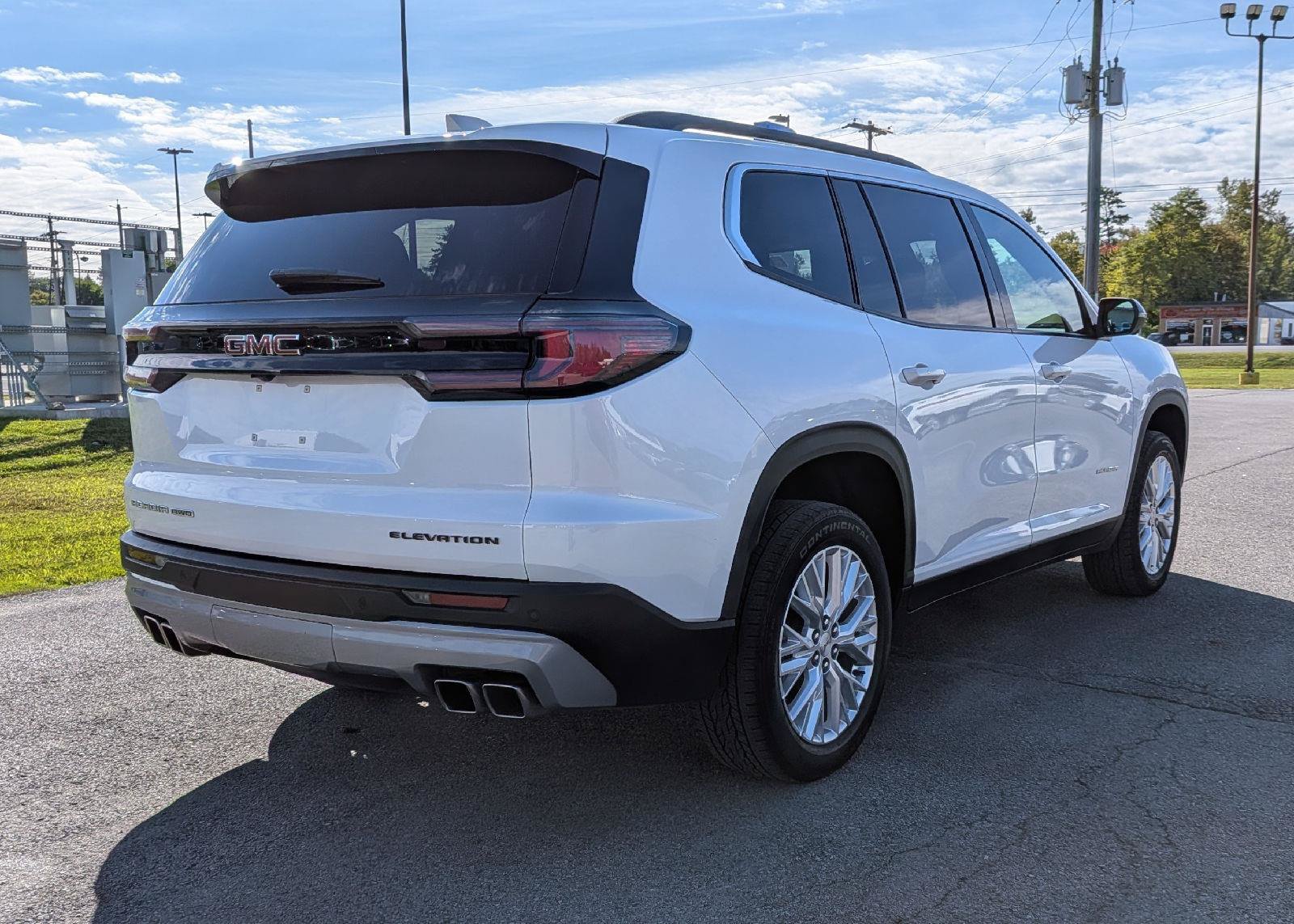 Used 2024 GMC Acadia Elevation w/ Luxury Package AWD/4WD image 8