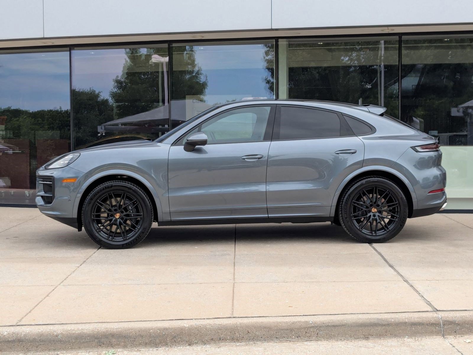 New 2026 Porsche Cayenne Coupe image 2